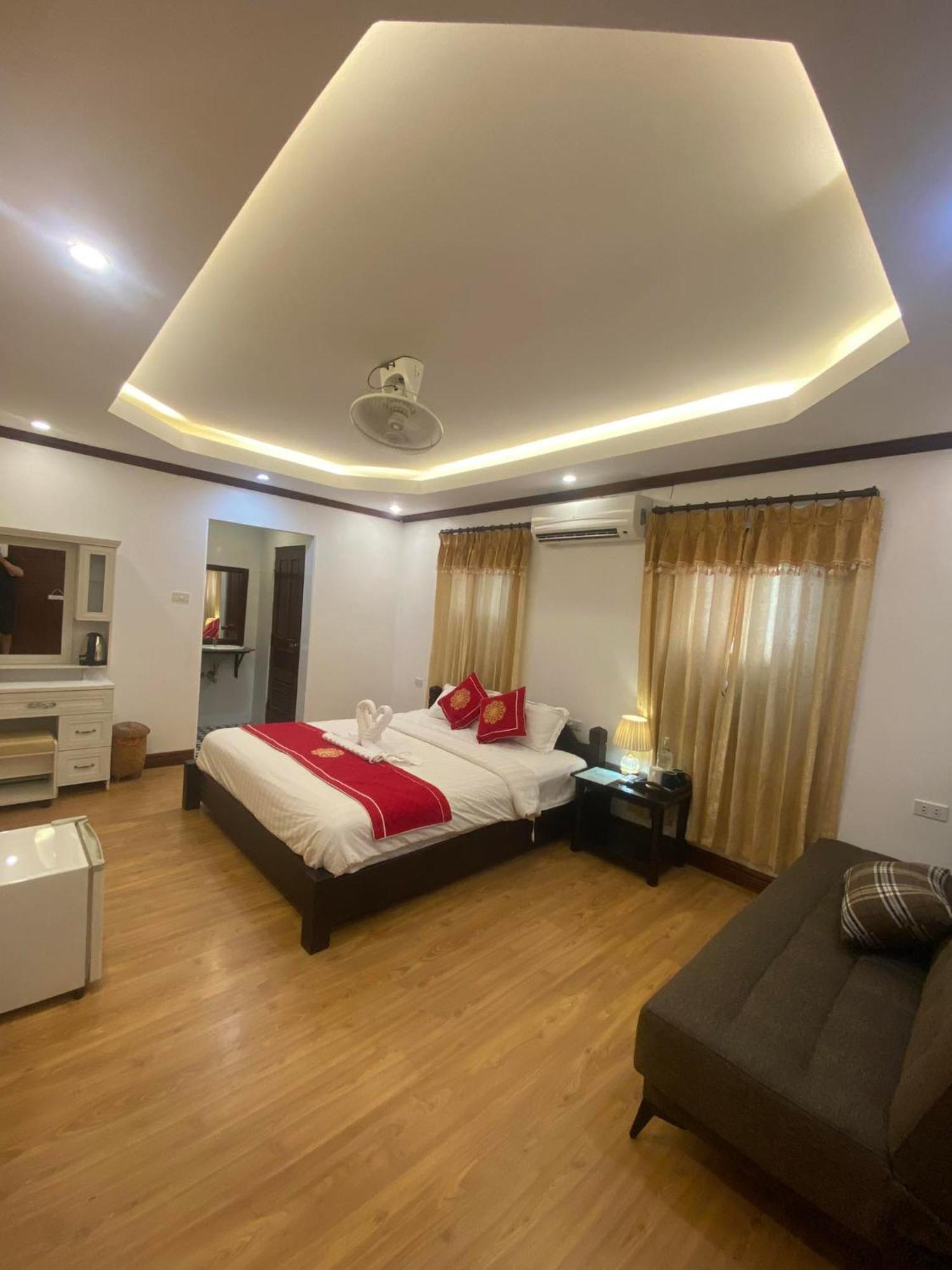 Golden Lotus Boutique Hotel 琅勃拉邦 外观 照片