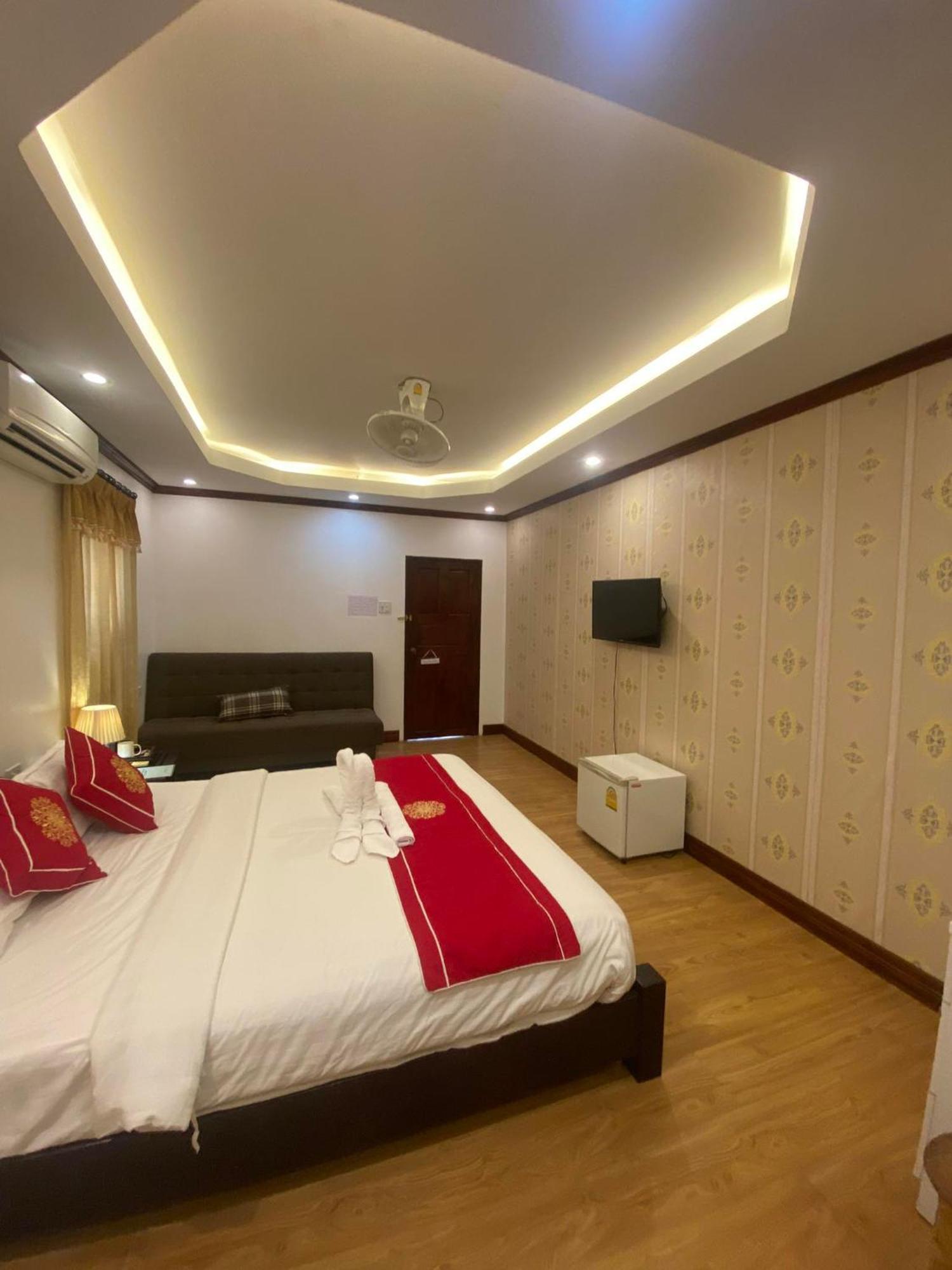 Golden Lotus Boutique Hotel 琅勃拉邦 外观 照片