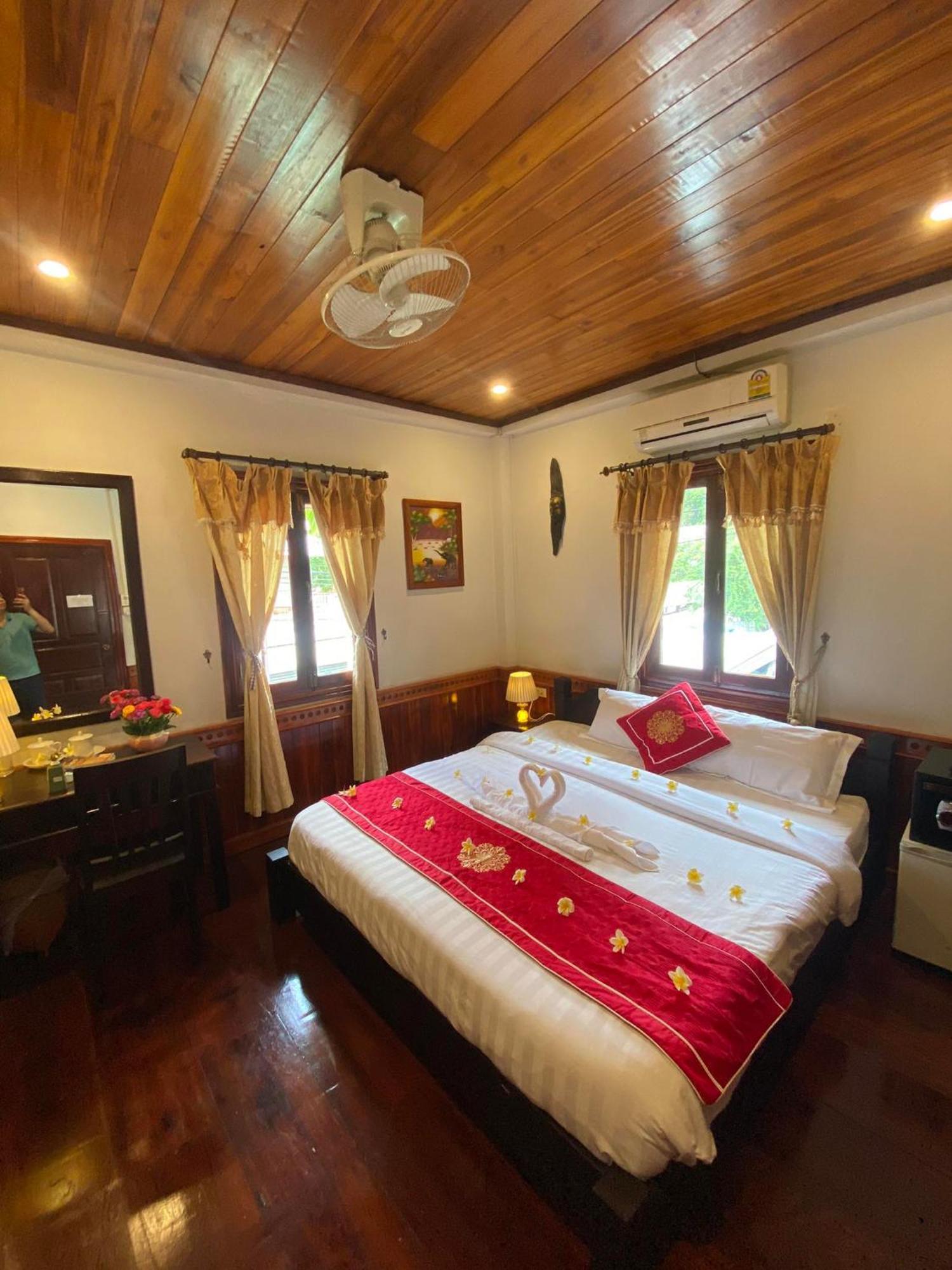 Golden Lotus Boutique Hotel 琅勃拉邦 外观 照片