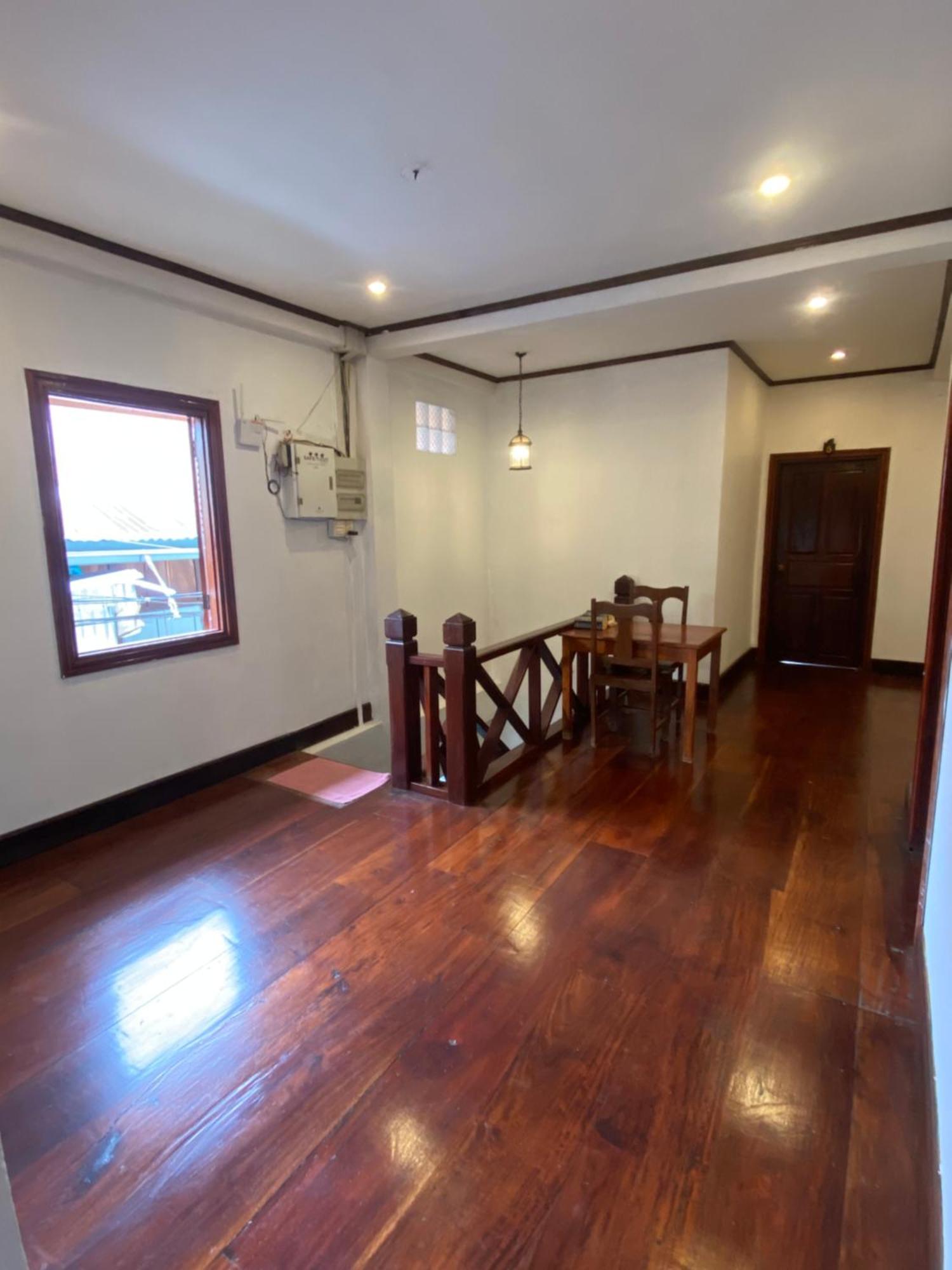 Golden Lotus Boutique Hotel 琅勃拉邦 外观 照片