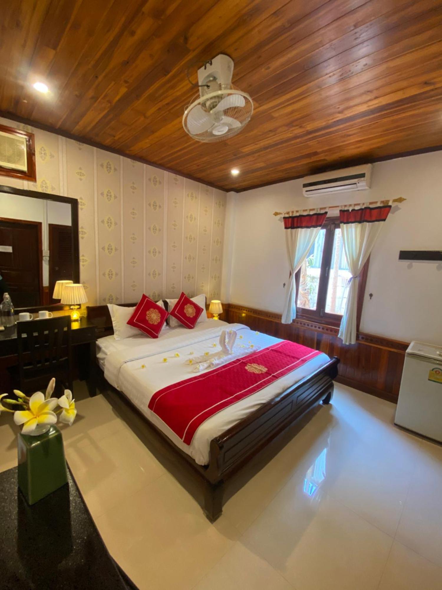Golden Lotus Boutique Hotel 琅勃拉邦 外观 照片