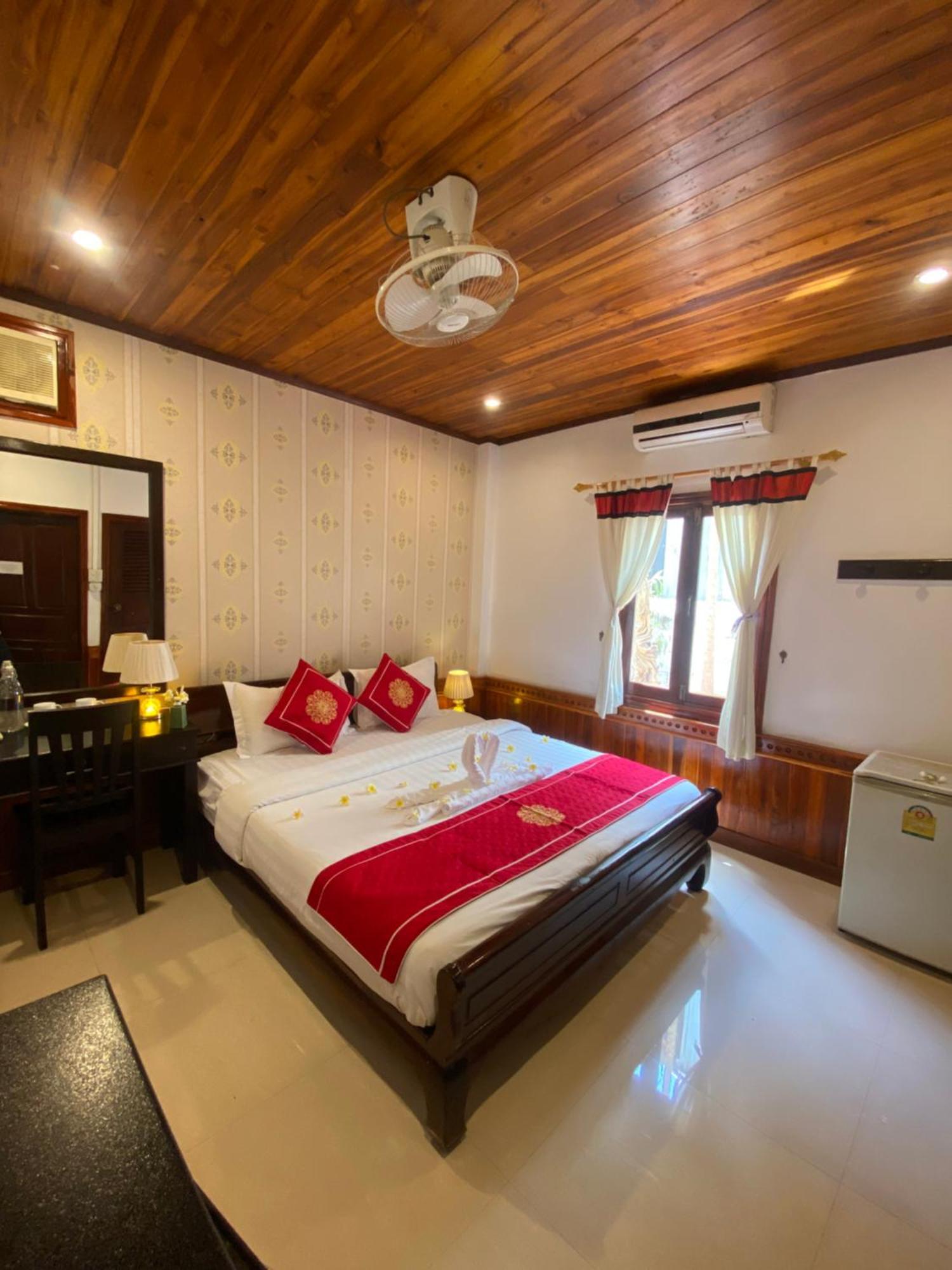 Golden Lotus Boutique Hotel 琅勃拉邦 外观 照片