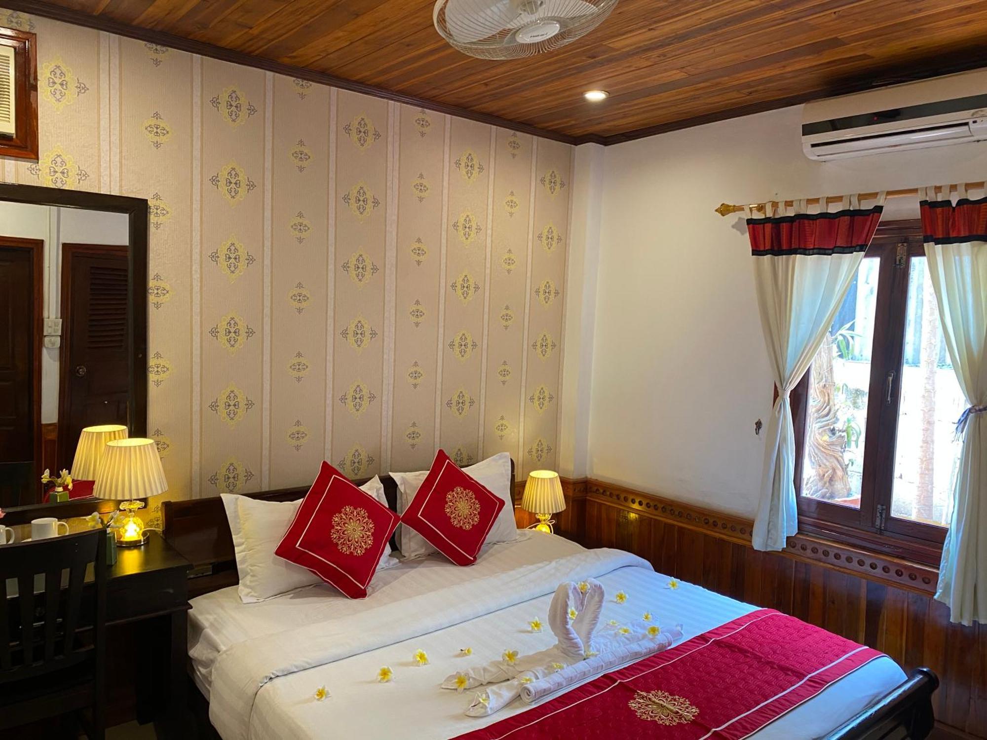 Golden Lotus Boutique Hotel 琅勃拉邦 外观 照片