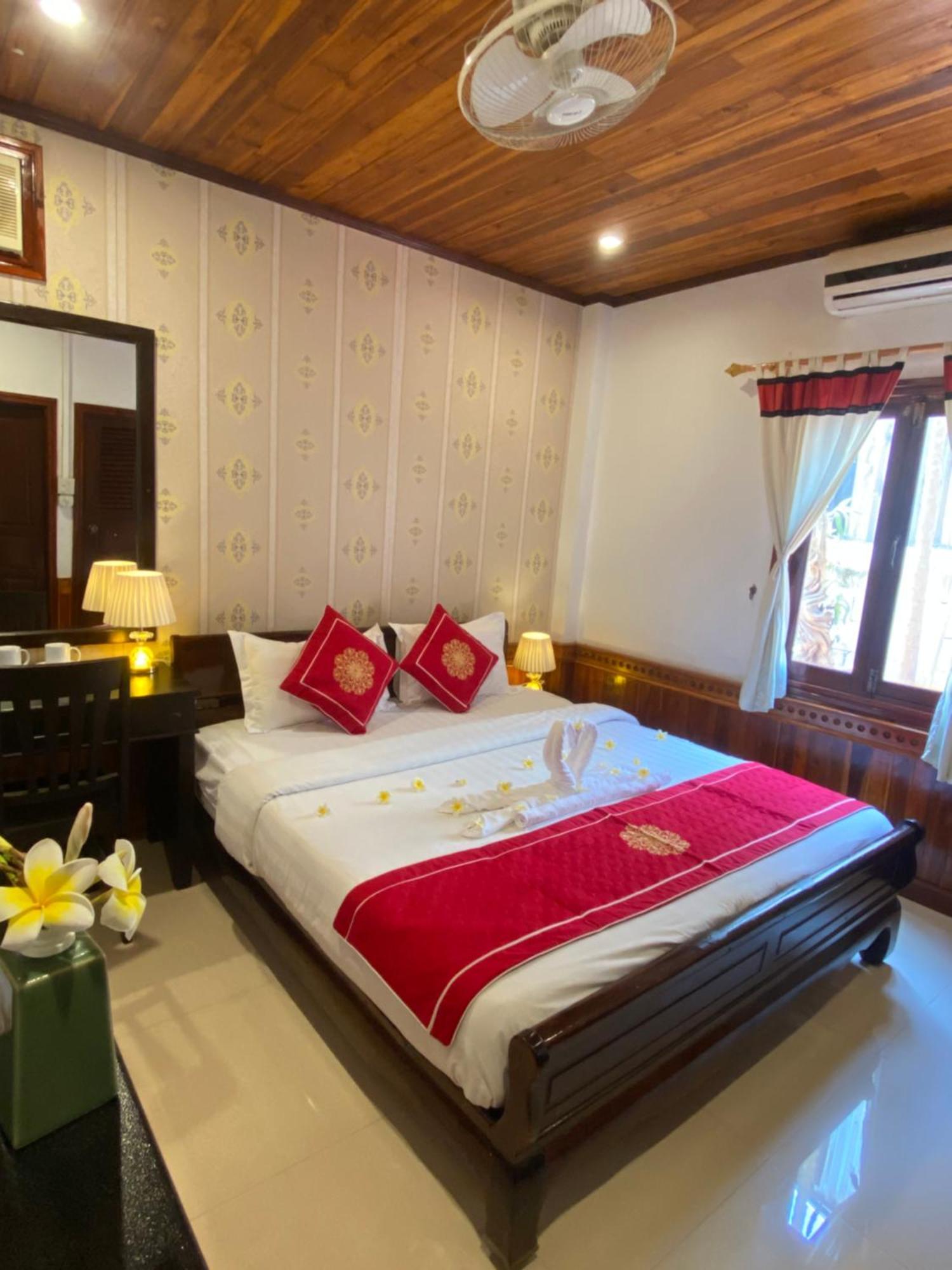 Golden Lotus Boutique Hotel 琅勃拉邦 外观 照片